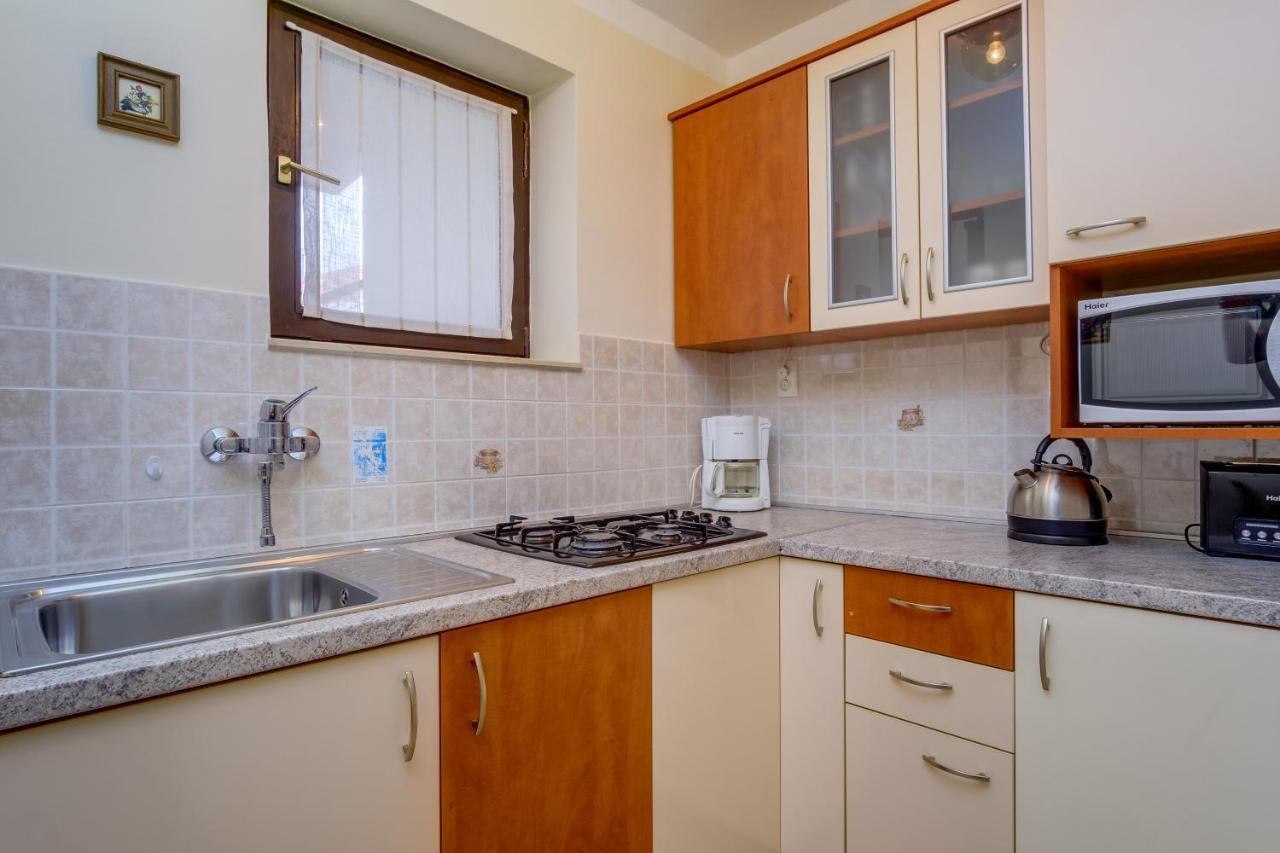 Apartments Anci Mali Losinj Bagian luar foto